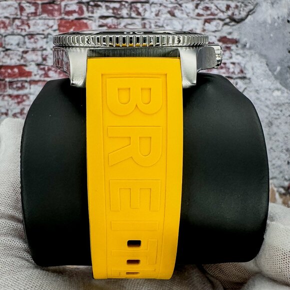 Breitling Superocean Yellow Dial 44mm - A17367 - FULL SET - Picture 6 of 11